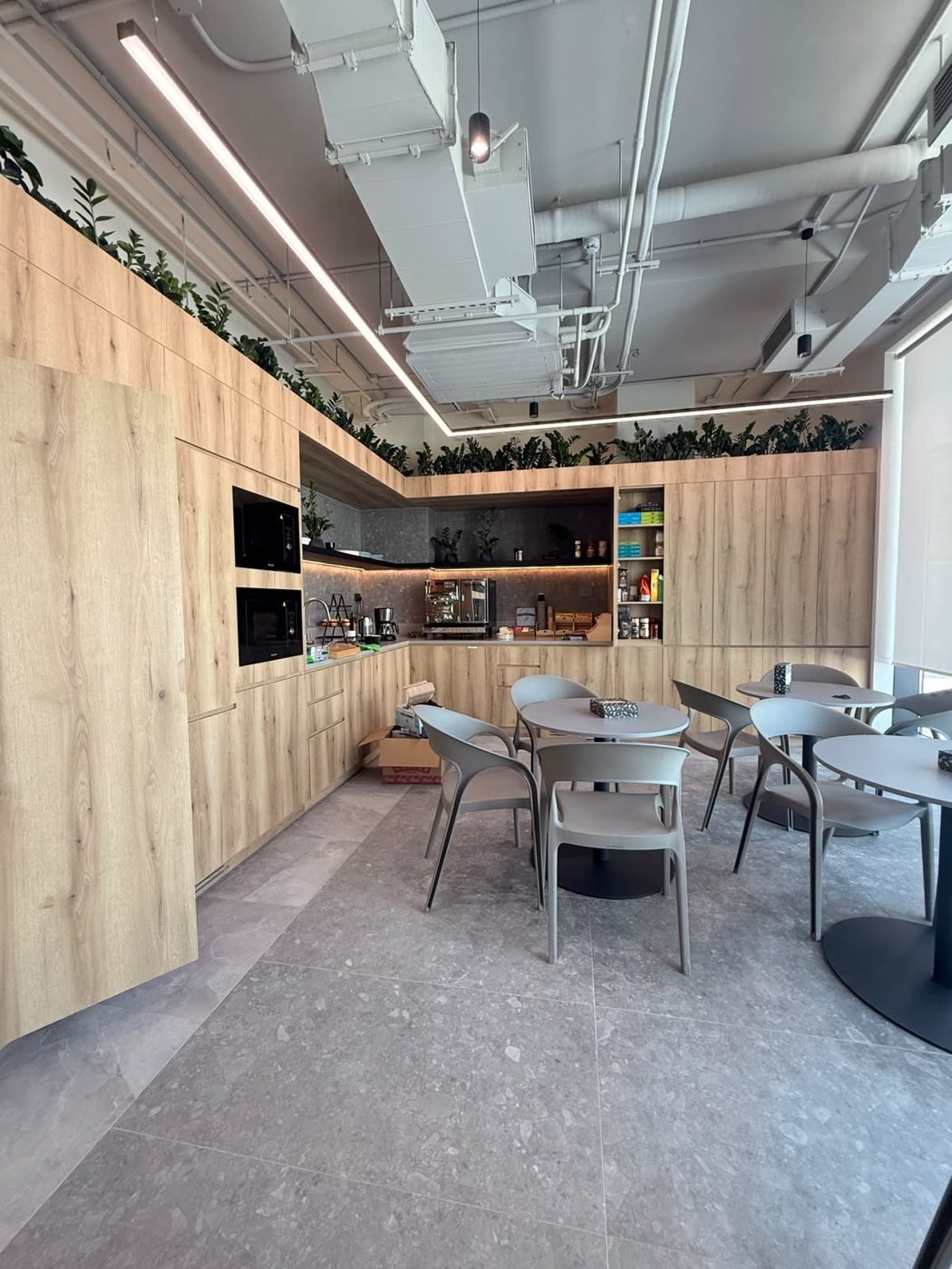 Café breakout